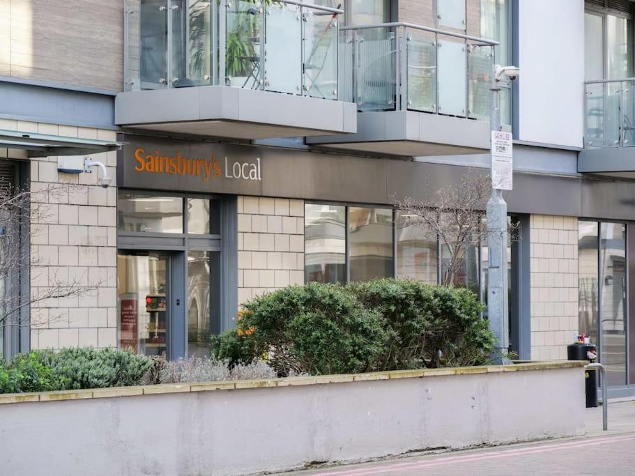 ロンドンStylish Urban Sanctuary With Parkingアパートメント エクステリア 写真