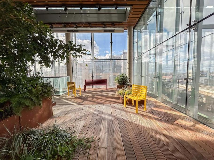 ロンドンStylish Urban Sanctuary With Parkingアパートメント エクステリア 写真