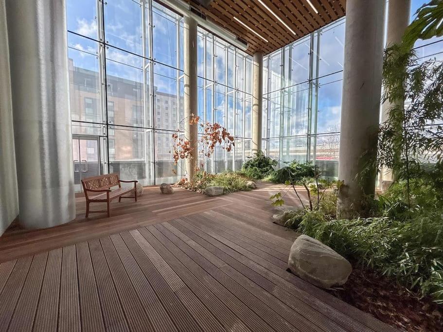 ロンドンStylish Urban Sanctuary With Parkingアパートメント エクステリア 写真