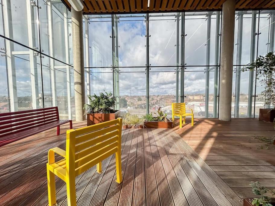ロンドンStylish Urban Sanctuary With Parkingアパートメント エクステリア 写真